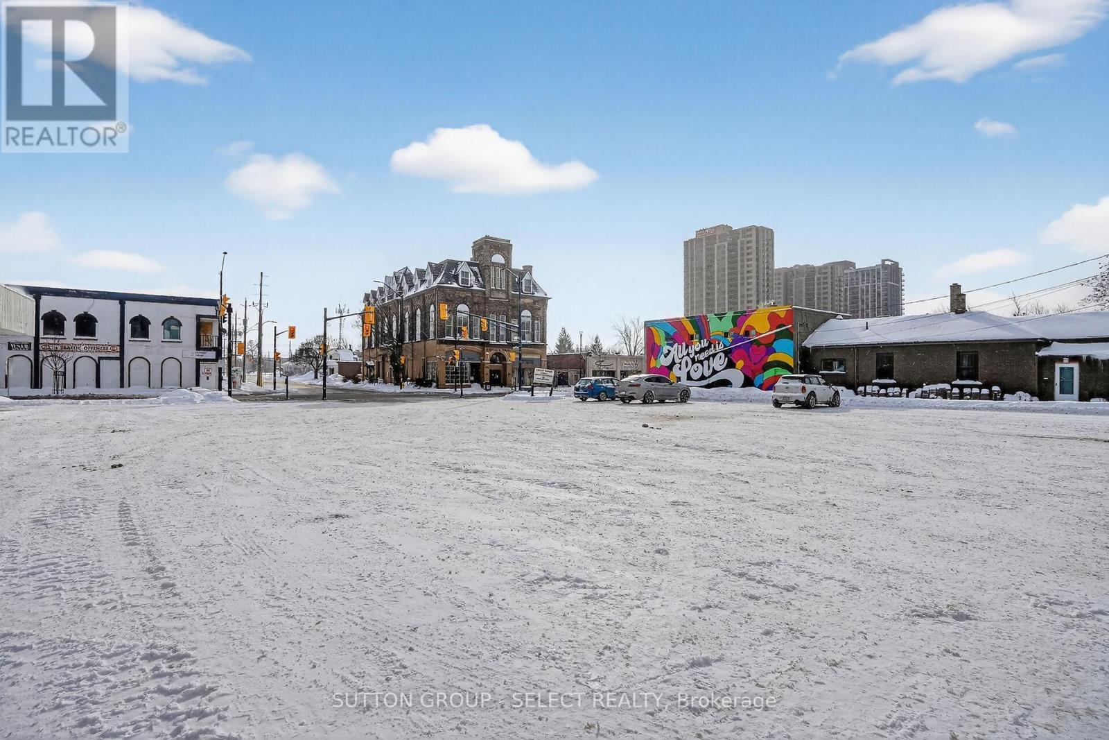 812 Dundas Street, London East (East G), ON