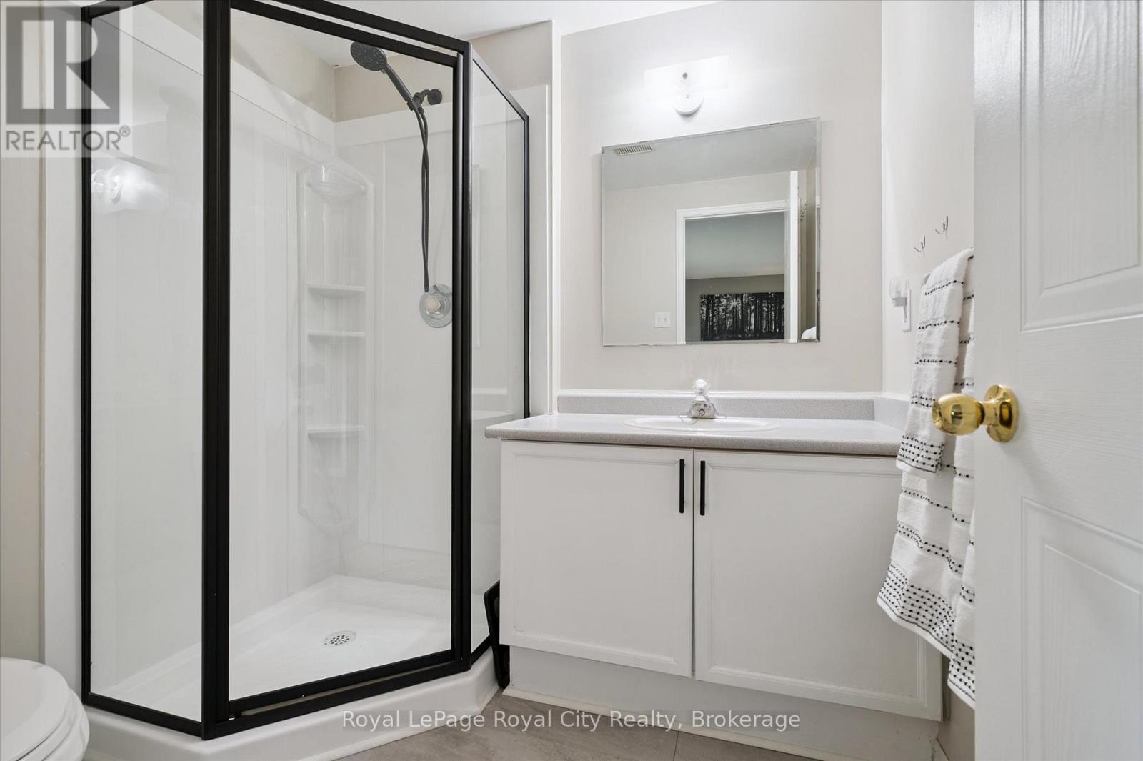 487 Flannery Drive, Centre Wellington (Fergus), ON - Indoor Photo Showing Bathroom