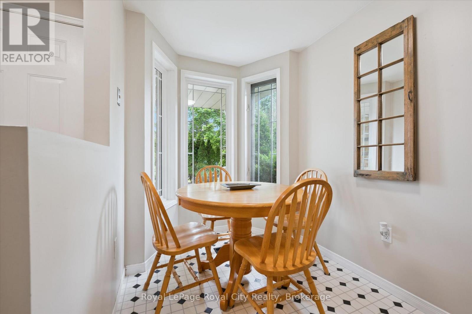 487 Flannery Drive, Centre Wellington (Fergus), ON - Indoor Photo Showing Dining Room