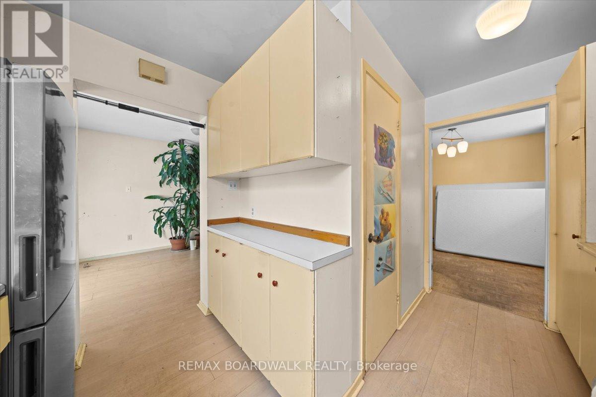 825 De Salaberry Street, Ottawa, ON - Indoor