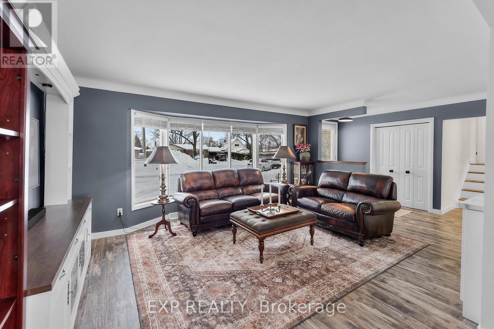 Living Room - 6970 Concord Crescent, Niagara Falls (Arad/Fallsview), ON - Indoor Photo Showing Living Room