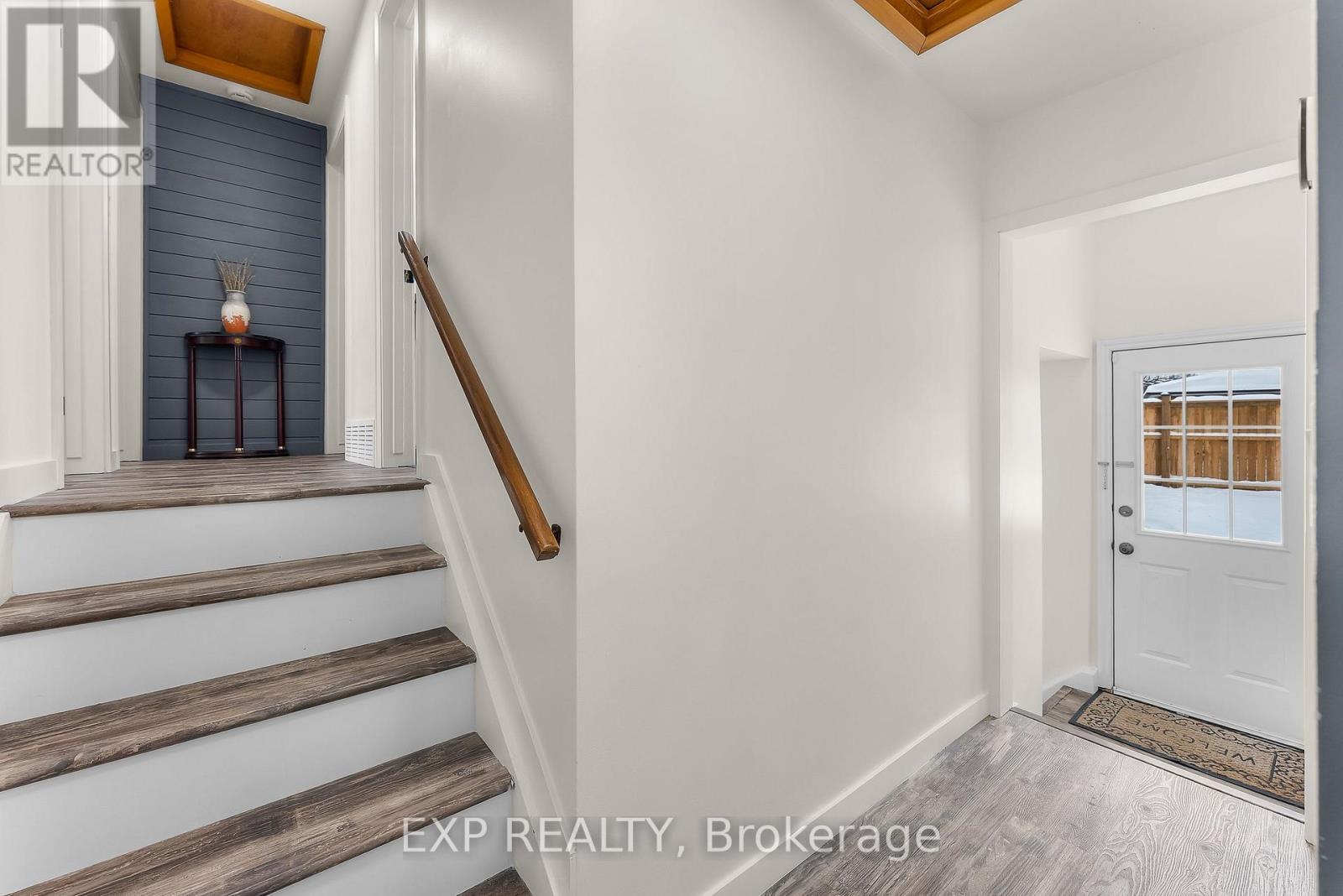 Separate Entrance to Basement from the Backyard - 6970 Concord Crescent, Niagara Falls (Arad/Fallsview), ON - Indoor Photo Showing Other Room