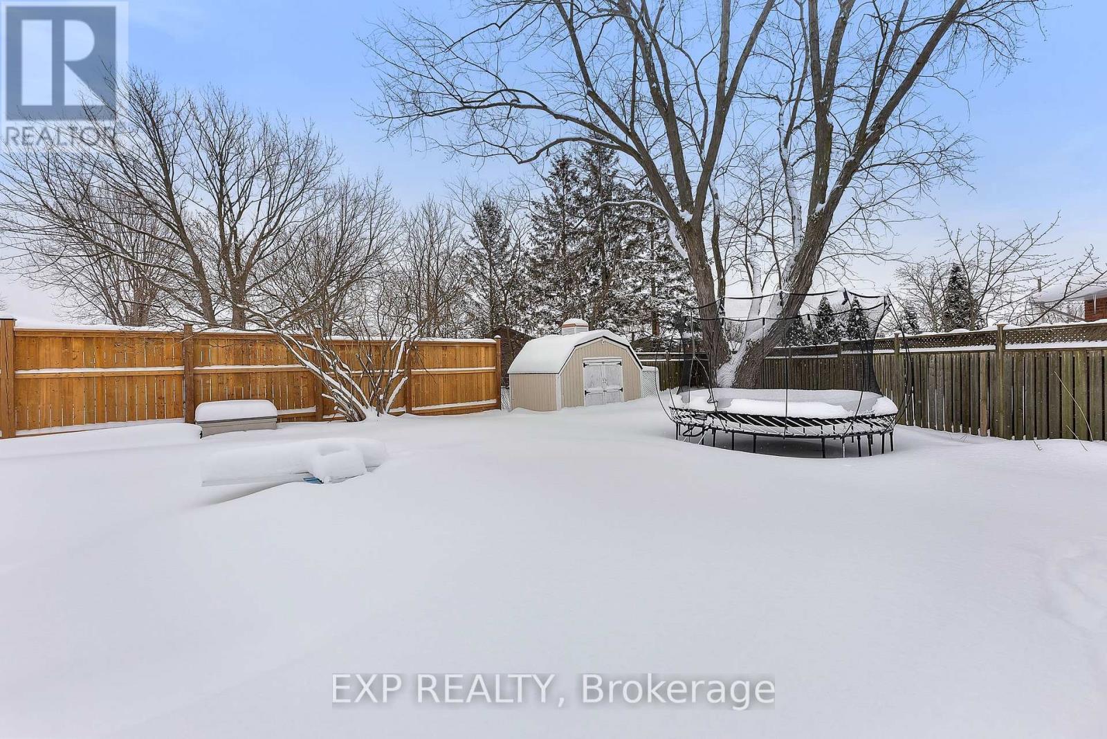 It Just Keeps Going! Grassy Area As Well - 6970 Concord Crescent, Niagara Falls (Arad/Fallsview), ON - Outdoor