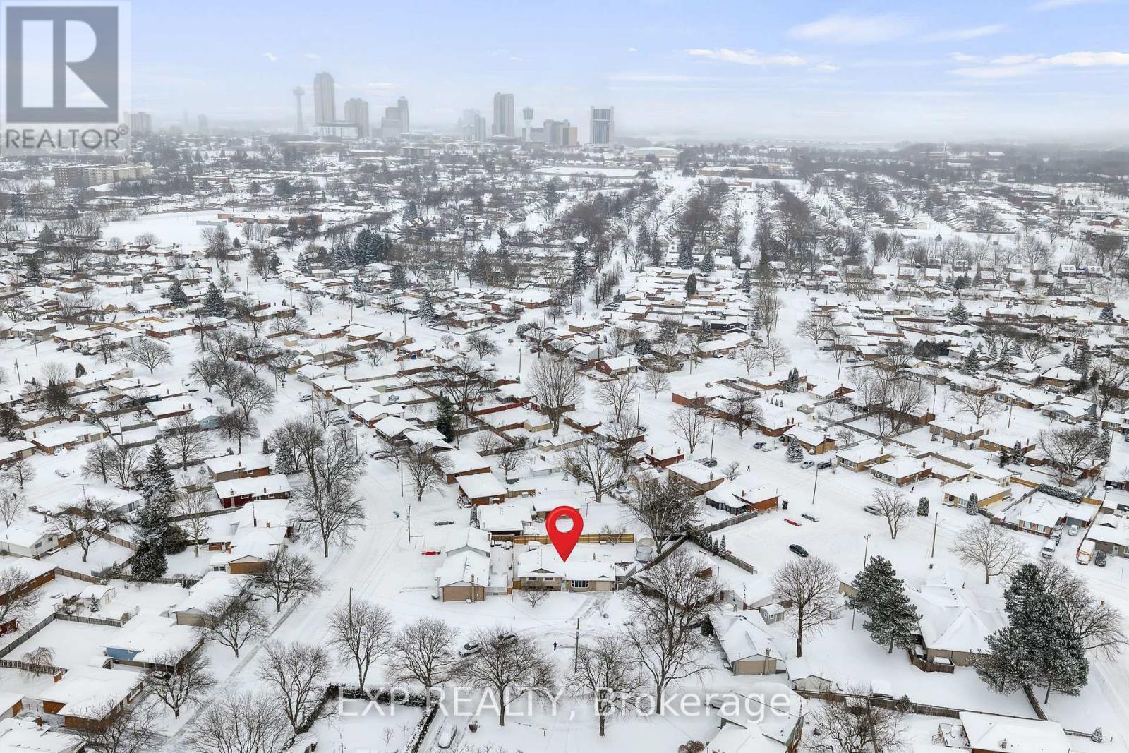 Located close to amenities, schools, and more - 6970 Concord Crescent, Niagara Falls (Arad/Fallsview), ON - Outdoor With View