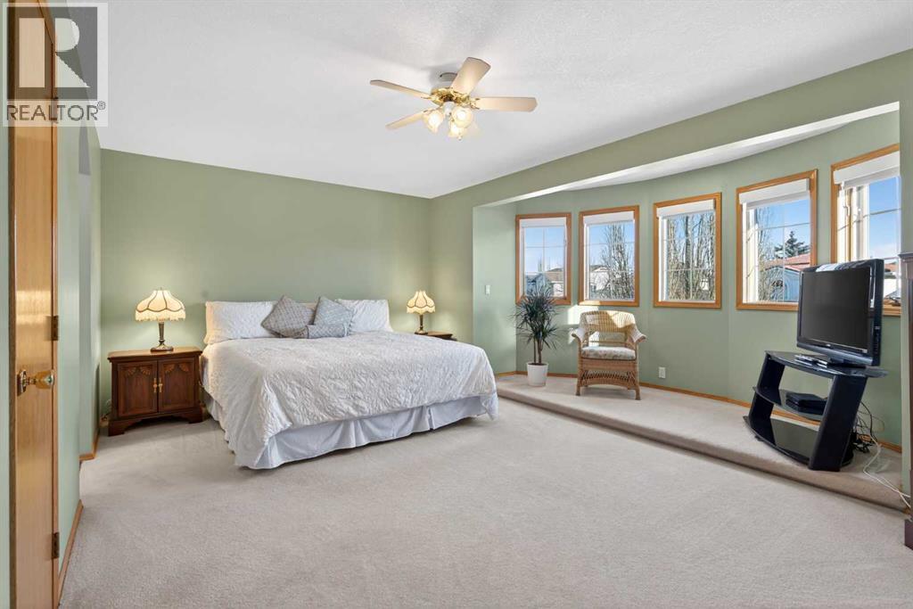 116 Hampshire Grove Nw, Calgary, AB - Indoor Photo Showing Bedroom
