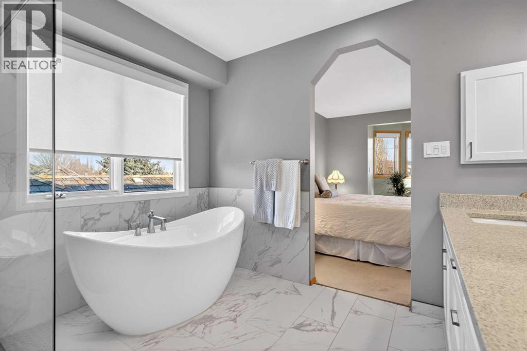 116 Hampshire Grove Nw, Calgary, AB - Indoor Photo Showing Bathroom