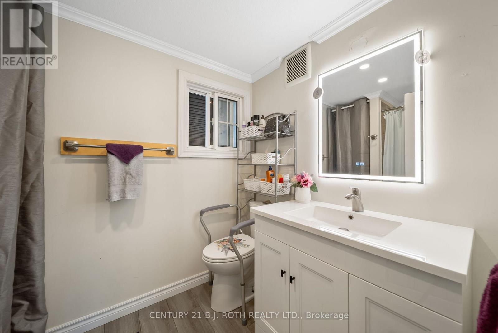 1 Maple Crescent, Oro-Medonte, ON - Indoor Photo Showing Bathroom