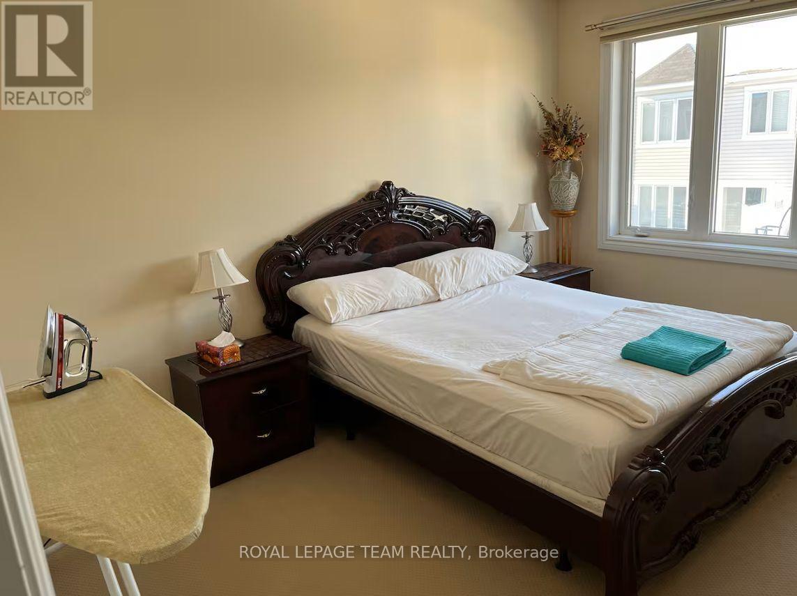 161 Harmattan Avenue, Ottawa, ON - Indoor Photo Showing Bedroom