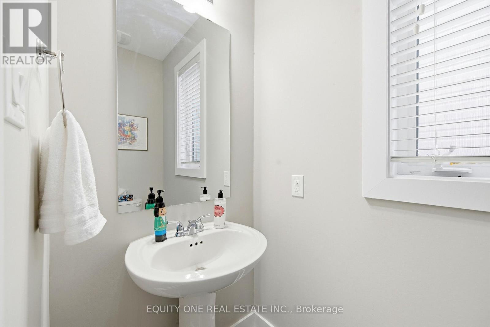 211 Asper Trail Circle, Ottawa, ON - Indoor Photo Showing Bathroom