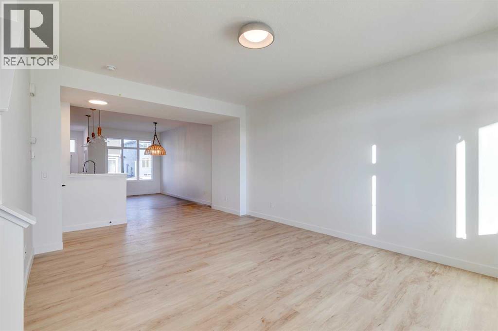 98 Agate Road, Cochrane, AB - Indoor Photo Showing Other Room