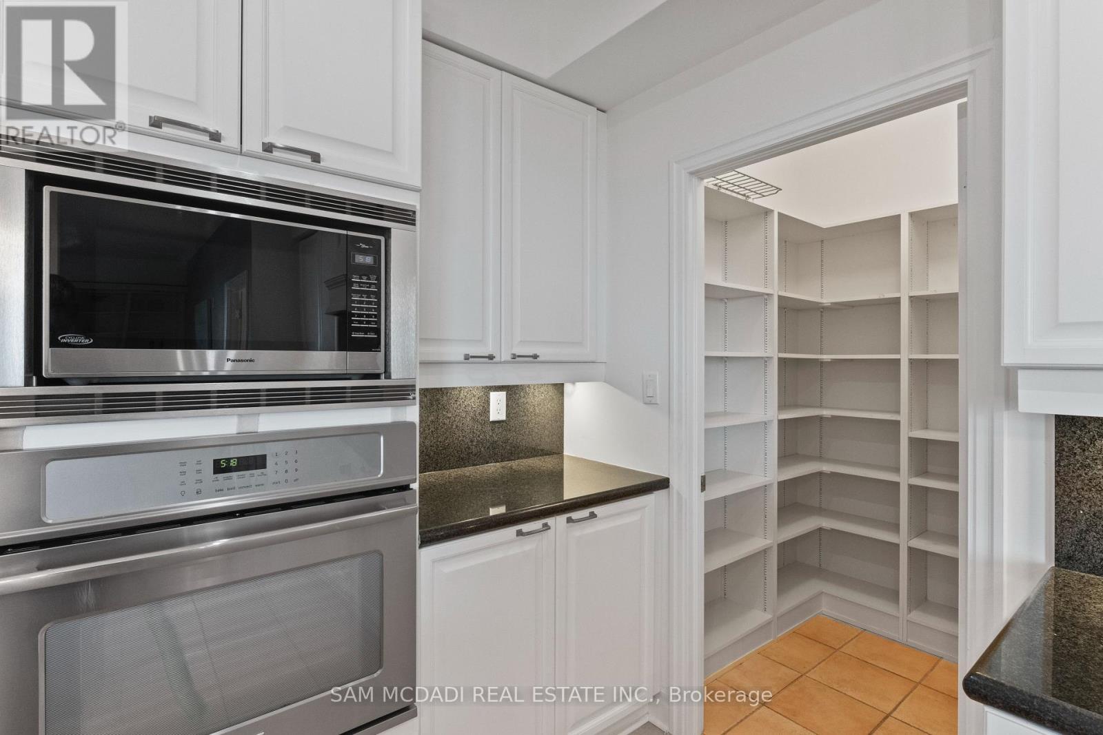 509 - 65 Port Street E, Mississauga, ON - Indoor