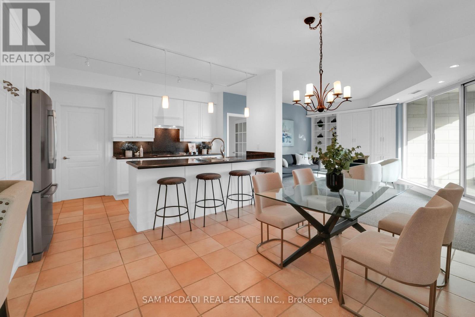 509 - 65 Port Street E, Mississauga, ON - Indoor Photo Showing Dining Room