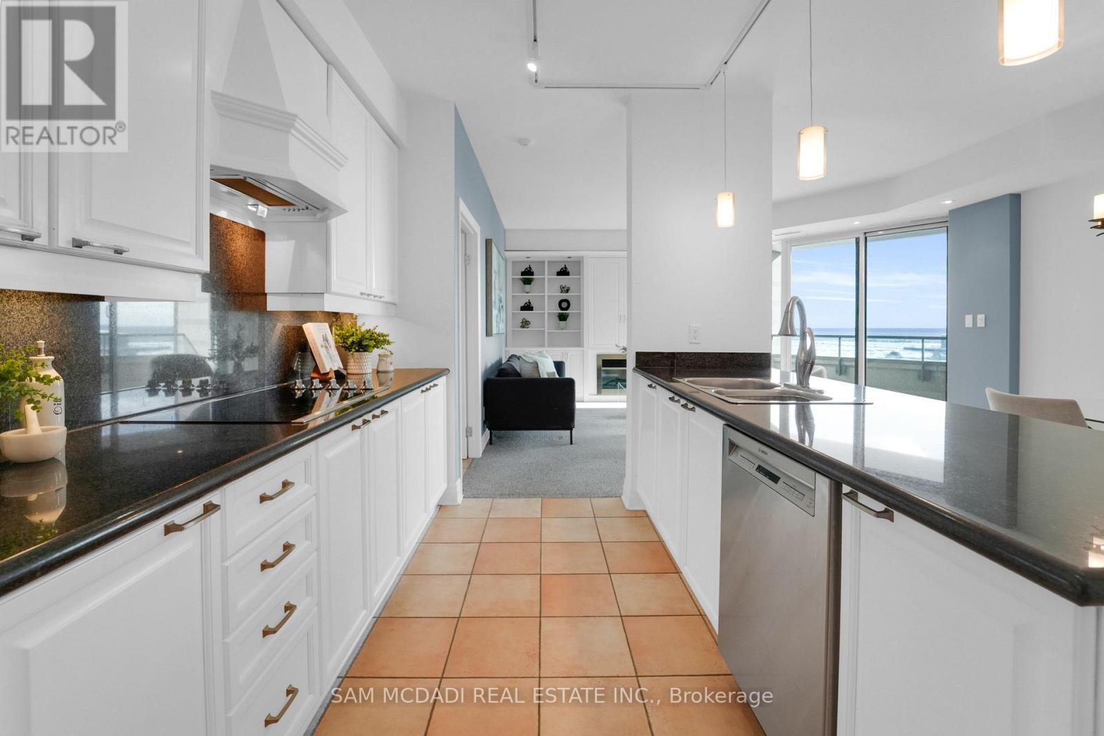 509 - 65 Port Street E, Mississauga, ON - Indoor Photo Showing Kitchen With Double Sink