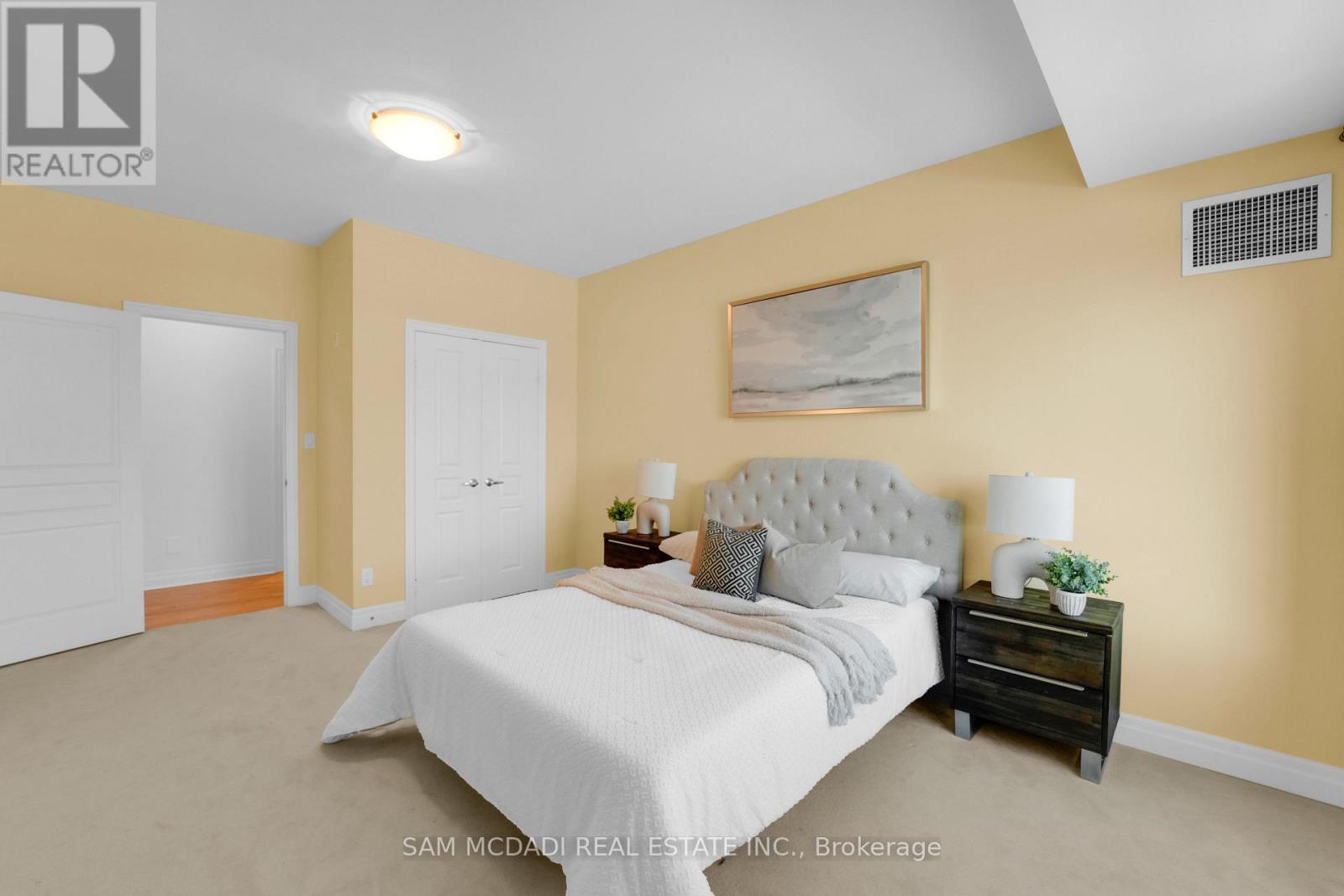 509 - 65 Port Street E, Mississauga, ON - Indoor Photo Showing Bedroom