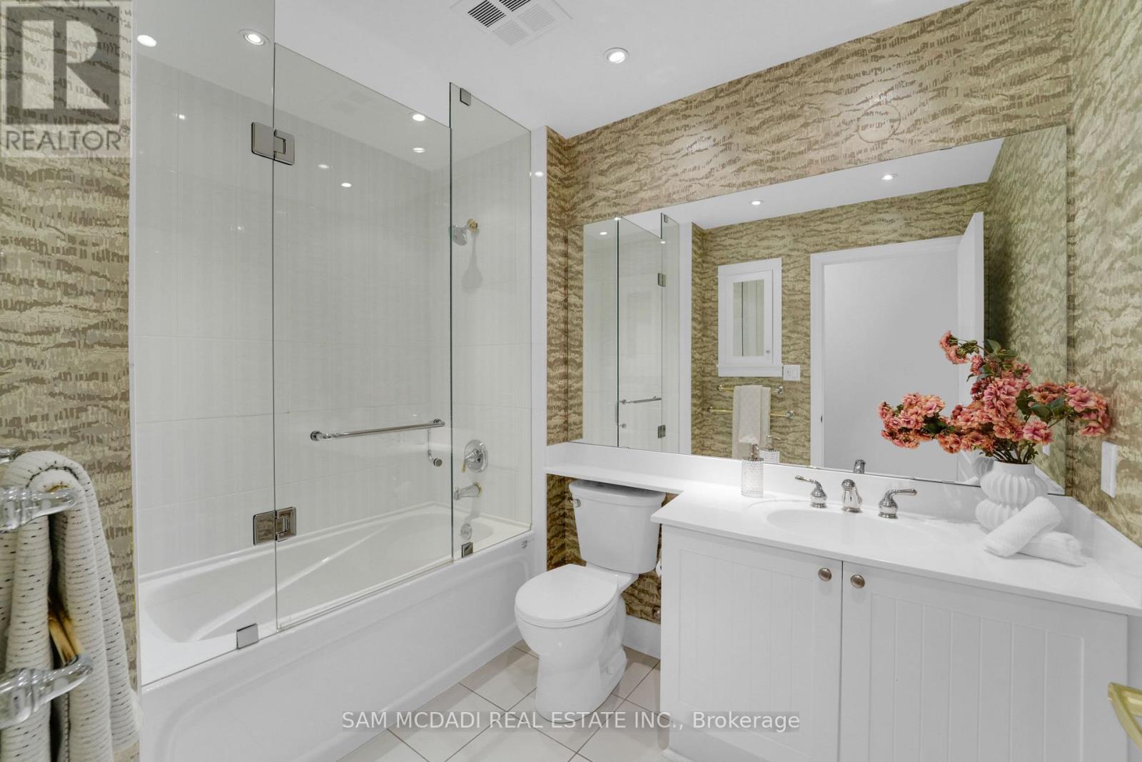 509 - 65 Port Street E, Mississauga, ON - Indoor Photo Showing Bathroom