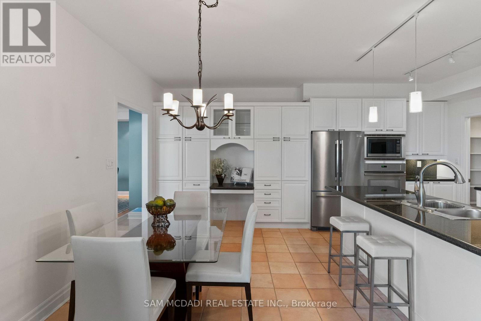 509 - 65 Port Street E, Mississauga, ON - Indoor