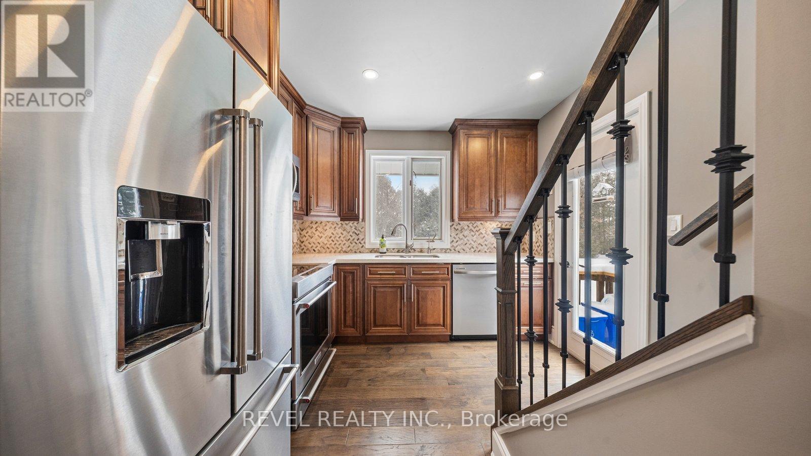 6 Decou Road, Norfolk, ON - Indoor Photo Showing Other Room