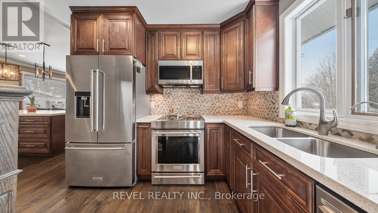 6 Decou Road, Norfolk, ON - Indoor Photo Showing Kitchen With Double Sink With Upgraded Kitchen