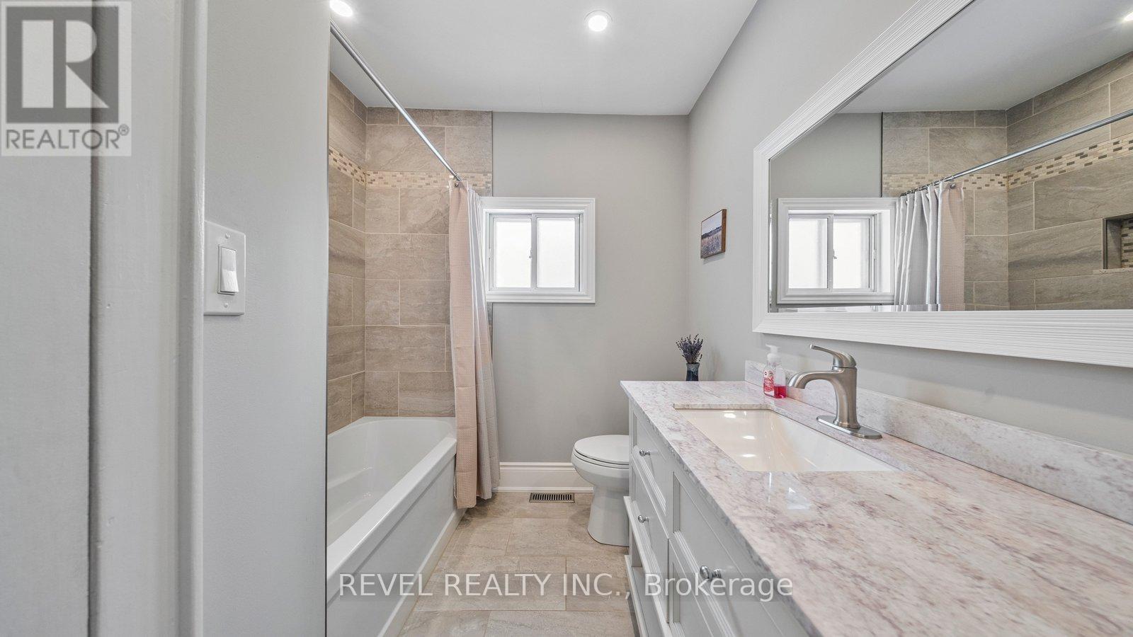 6 Decou Road, Norfolk, ON - Indoor Photo Showing Bathroom