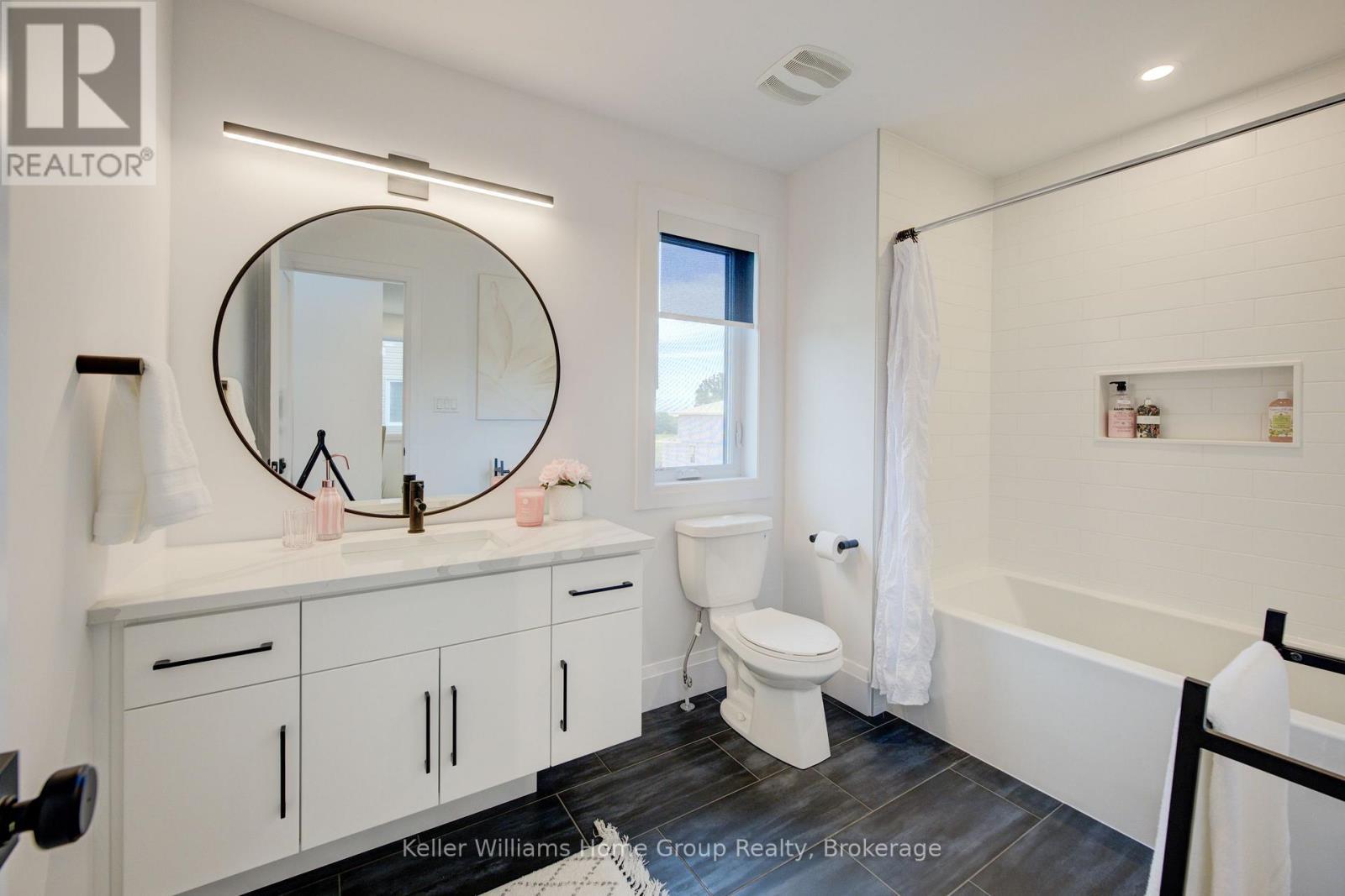 62 Lovett Lane, Guelph (Kortright West), ON - Indoor Photo Showing Bathroom