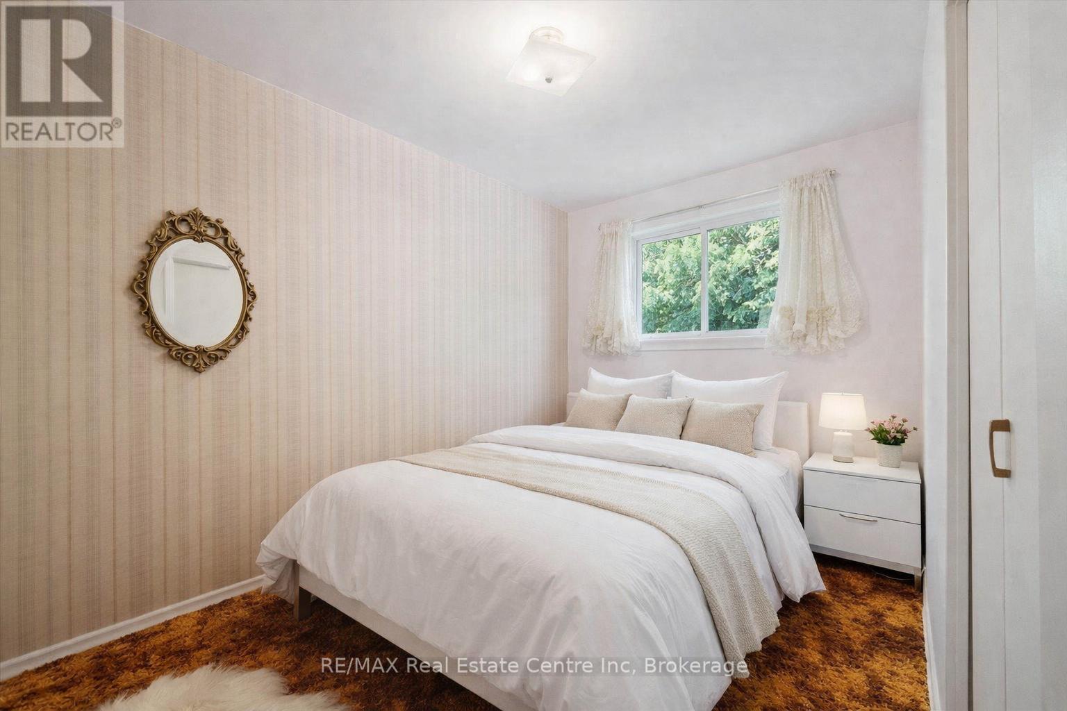 Photo has been virtually staged - 33 Hastings Boulevard, Guelph (Grange Road), ON - Indoor Photo Showing Bedroom