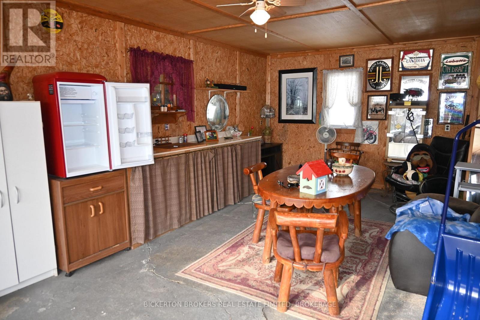 248 Cemetery Road, Gananoque, ON - Indoor