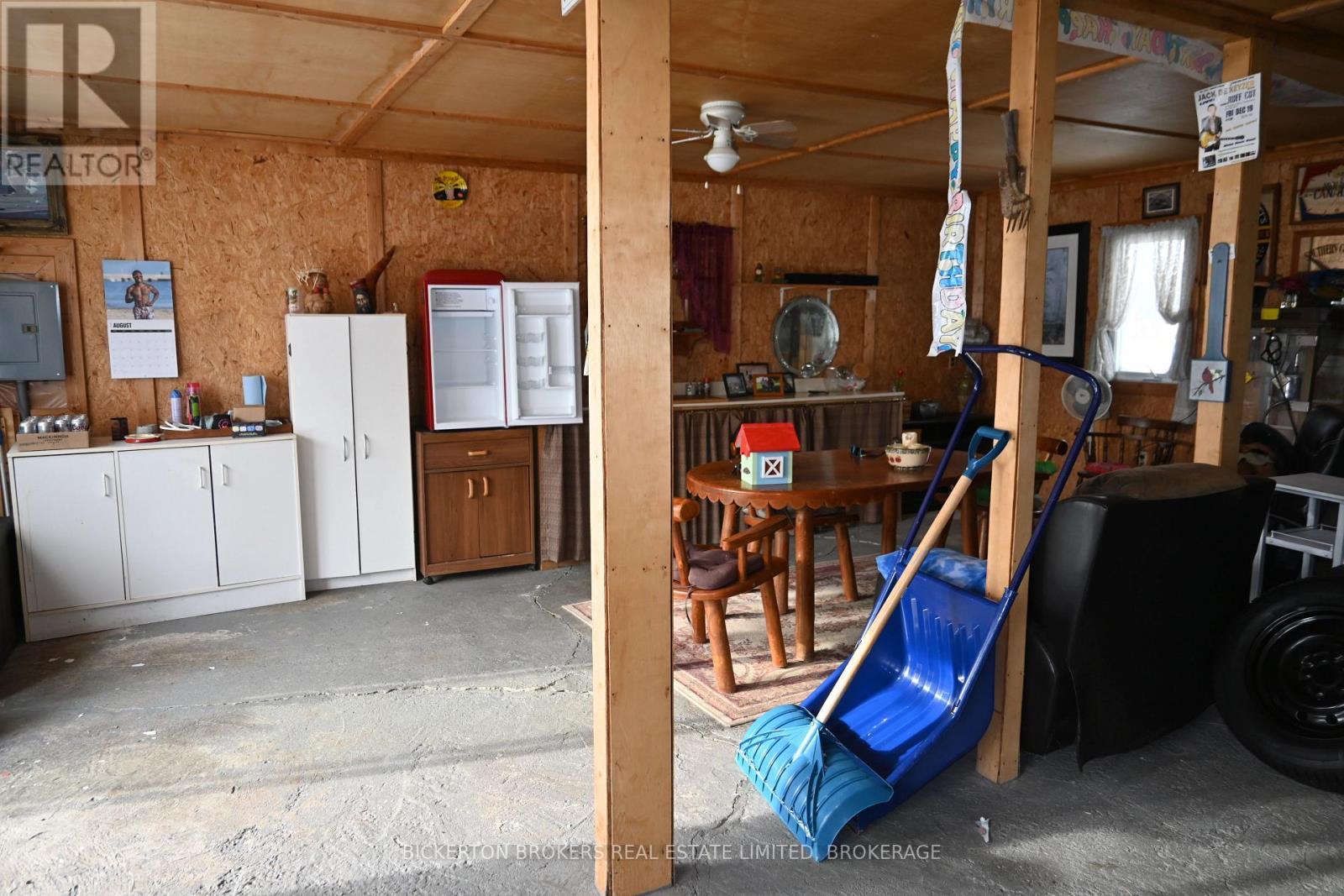 248 Cemetery Road, Gananoque, ON - Indoor