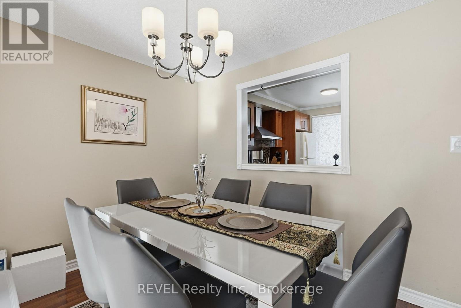 69 - 6767 Thorold Stone Road, Niagara Falls (Stamford), ON - Indoor Photo Showing Dining Room
