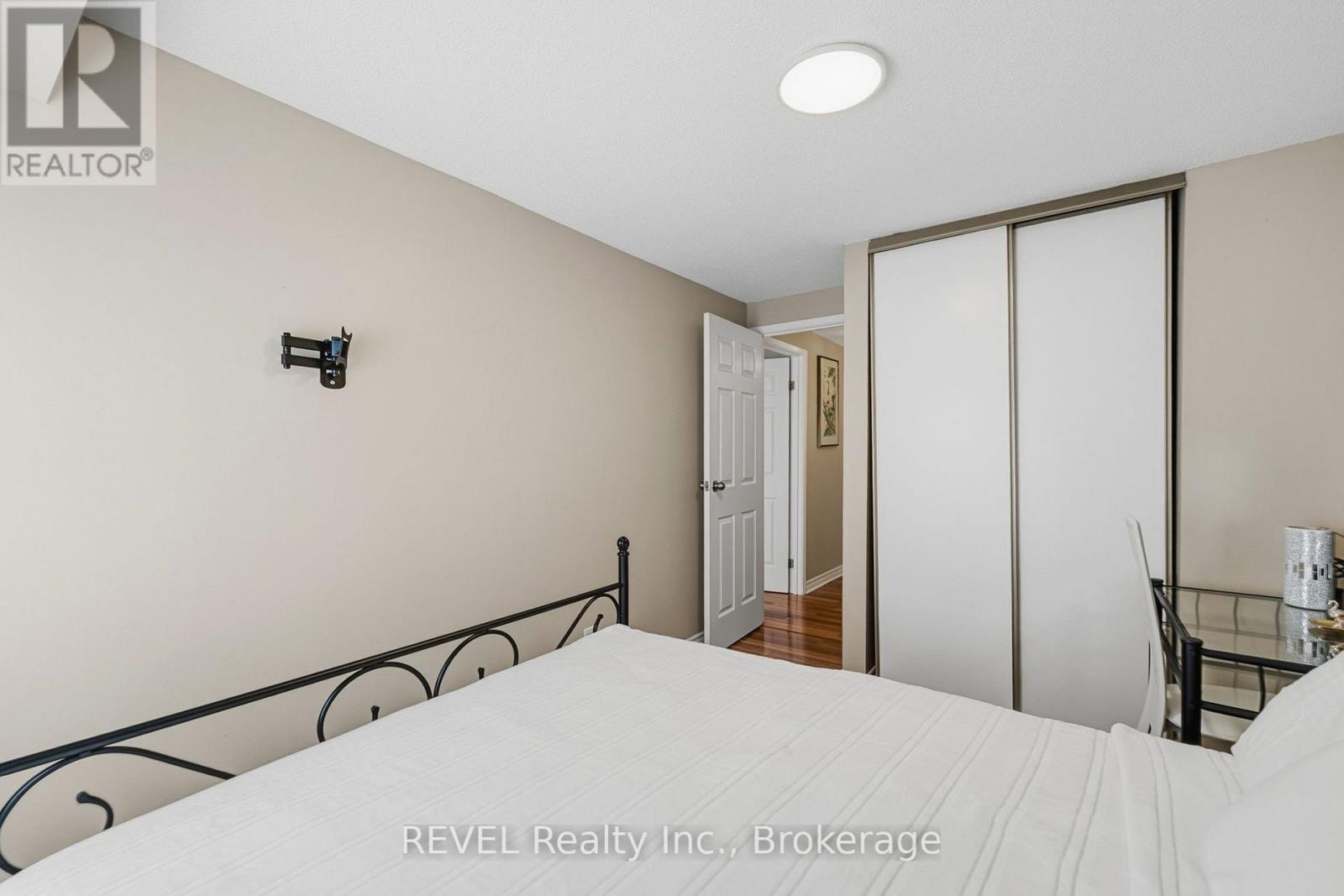 69 - 6767 Thorold Stone Road, Niagara Falls (Stamford), ON - Indoor Photo Showing Bedroom