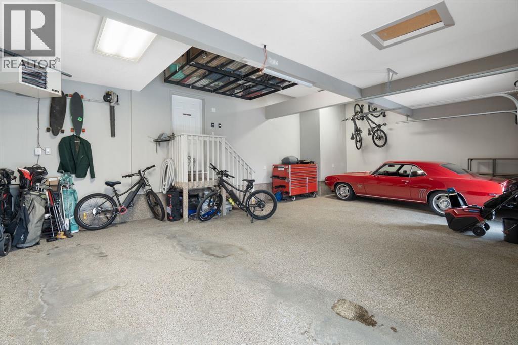 52 Elgin Estates View Se, Calgary, AB - Indoor Photo Showing Garage