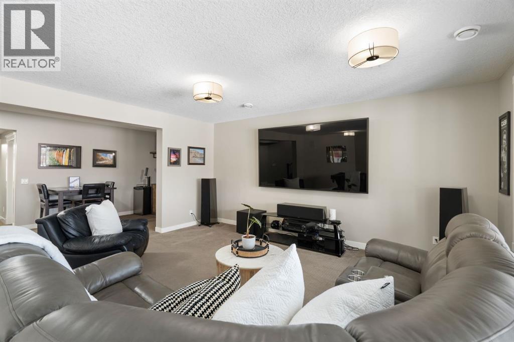 52 Elgin Estates View Se, Calgary, AB - Indoor Photo Showing Living Room