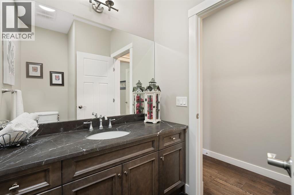 52 Elgin Estates View Se, Calgary, AB - Indoor Photo Showing Bathroom