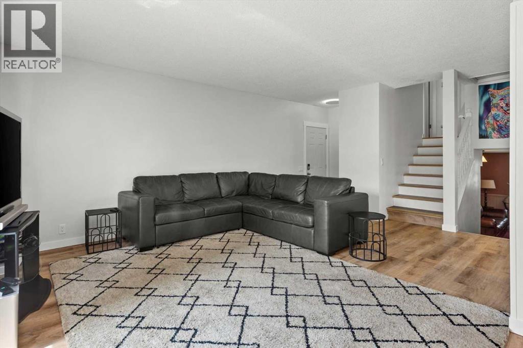 40 Bergen Place Nw, Calgary, AB - Indoor