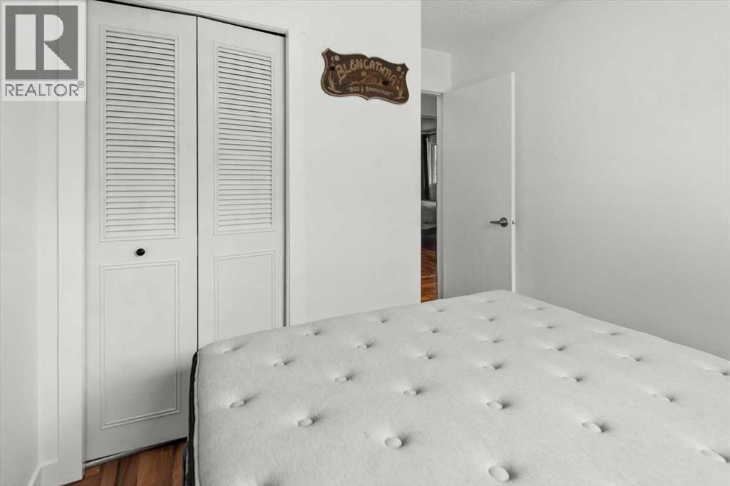 40 Bergen Place Nw, Calgary, AB - Indoor