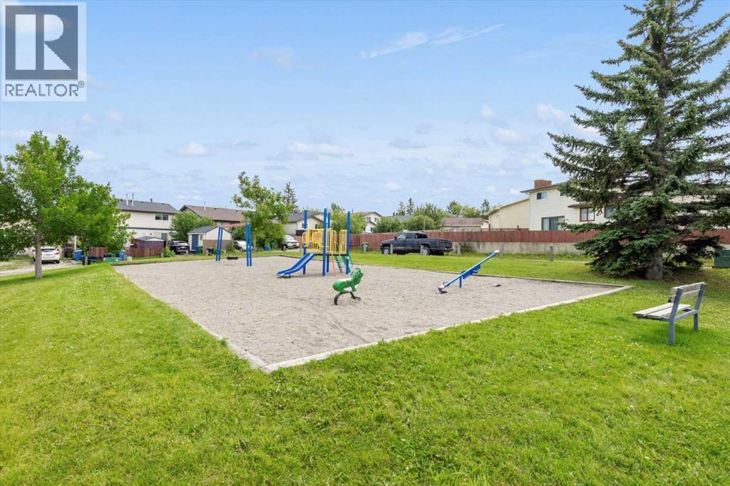 40 Bergen Place Nw, Calgary, AB - Outdoor