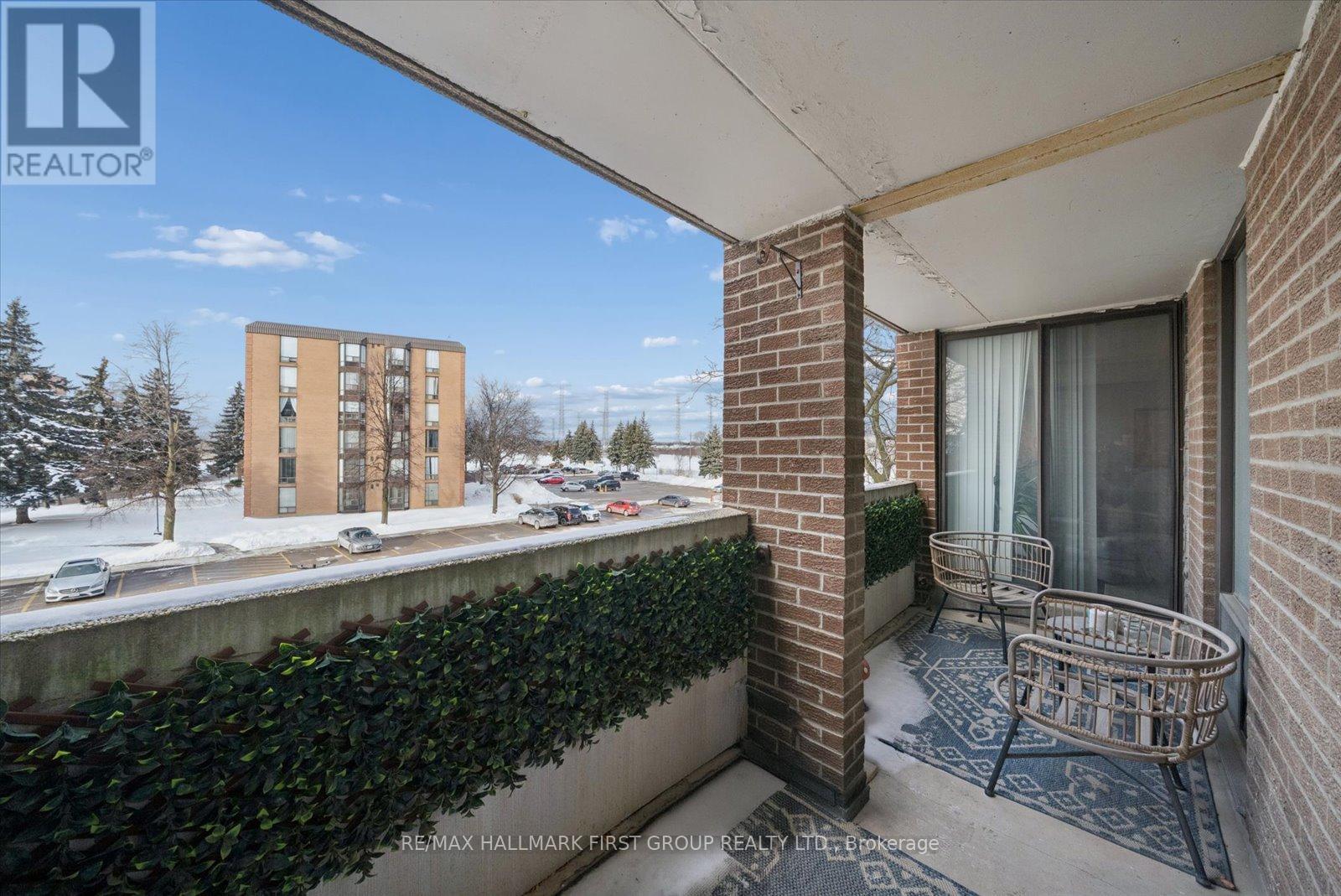 303 - 1540 Pickering Parkway, Pickering, ON - Outdoor