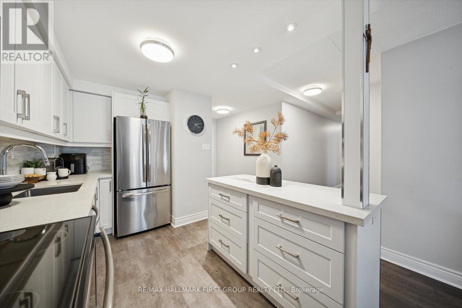 303 - 1540 Pickering Parkway, Pickering, ON - Indoor Photo Showing Kitchen With Stainless Steel Kitchen