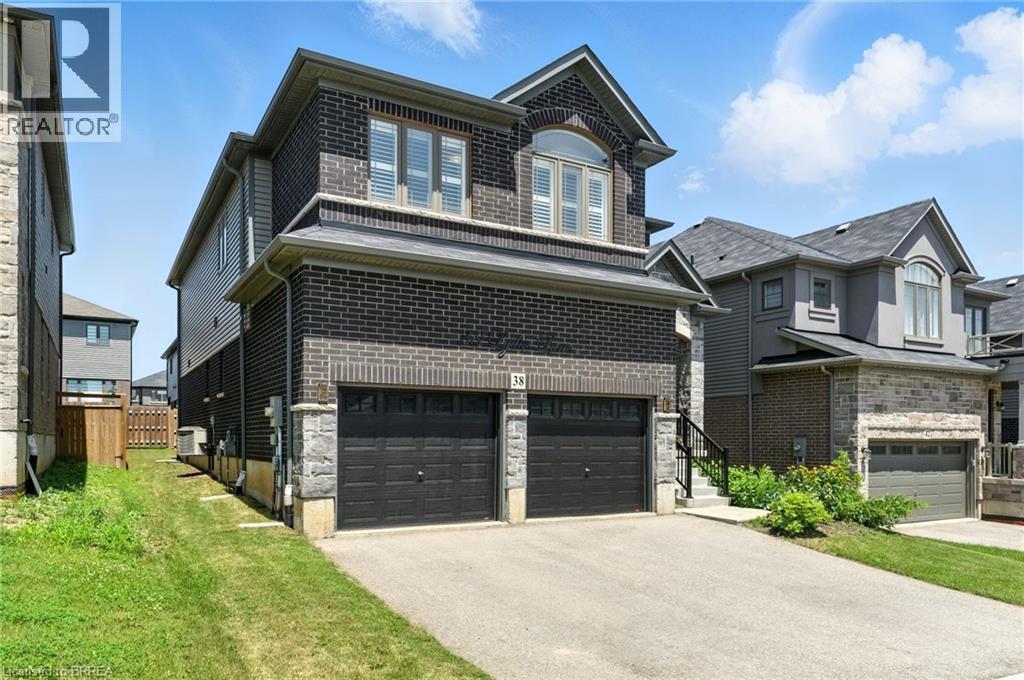 38 Lydia Lane, Paris, ON - Outdoor