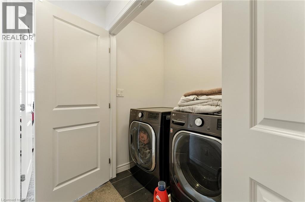 38 Lydia Lane, Paris, ON - Indoor Photo Showing Laundry Room