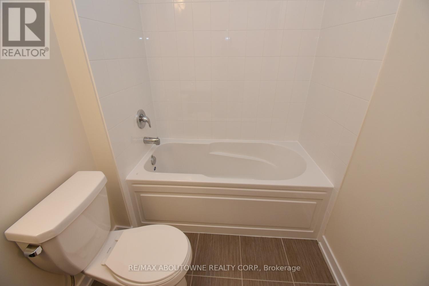 2 Sundin Drive S, Haldimand, ON - Indoor Photo Showing Bathroom