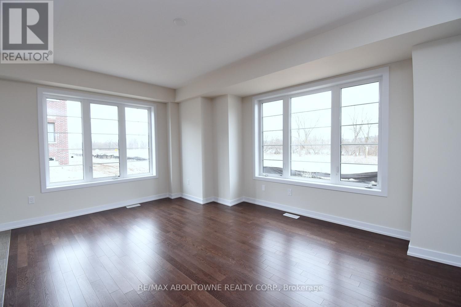 2 Sundin Drive S, Haldimand, ON - Indoor Photo Showing Other Room