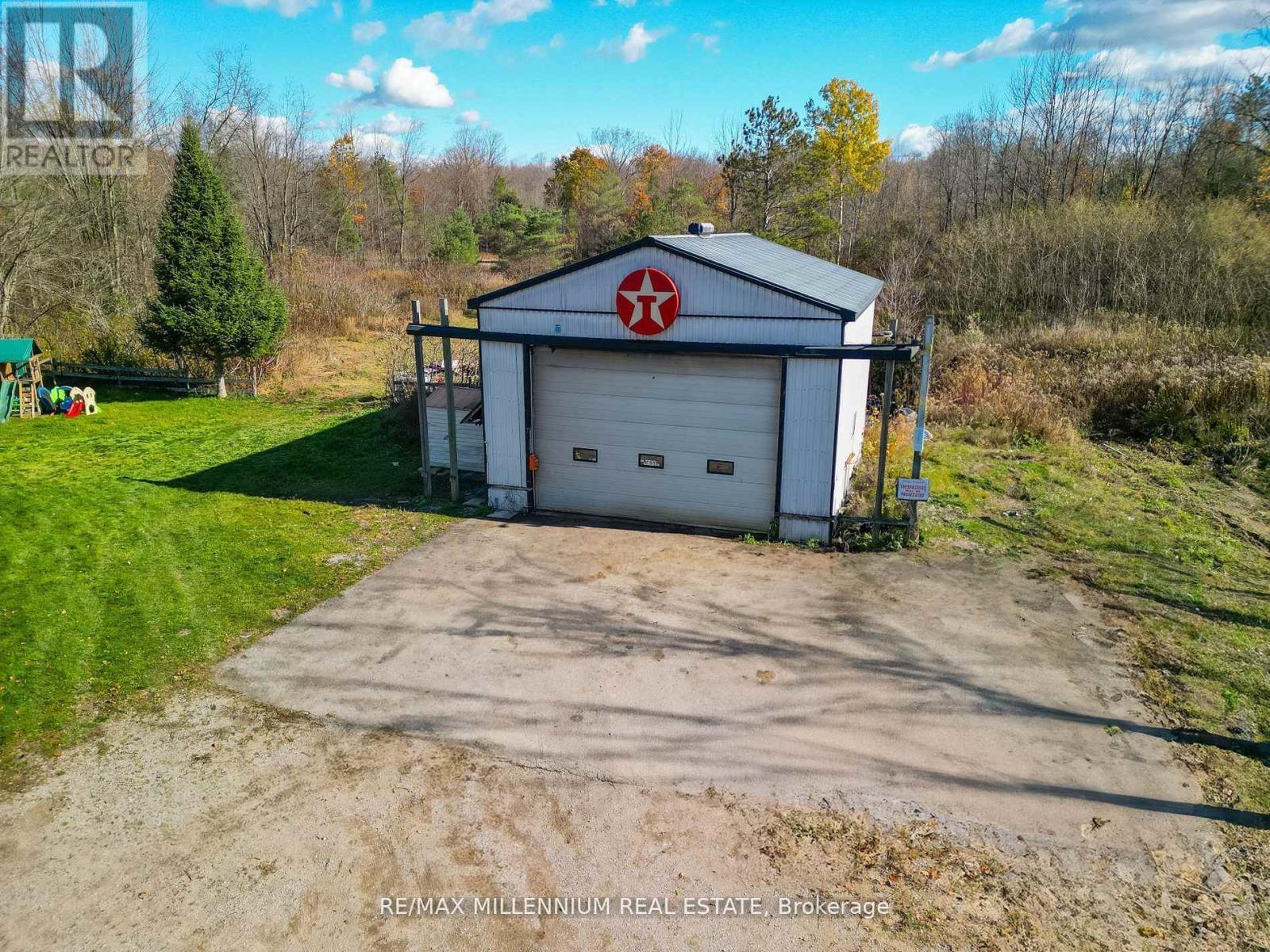 3021 Pinegrove Road, Springwater, ON - Outdoor