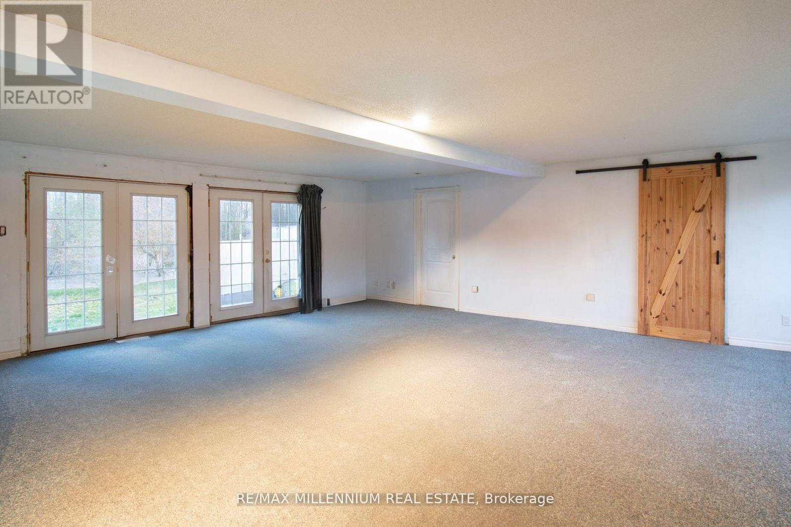 3021 Pinegrove Road, Springwater, ON - Indoor Photo Showing Other Room
