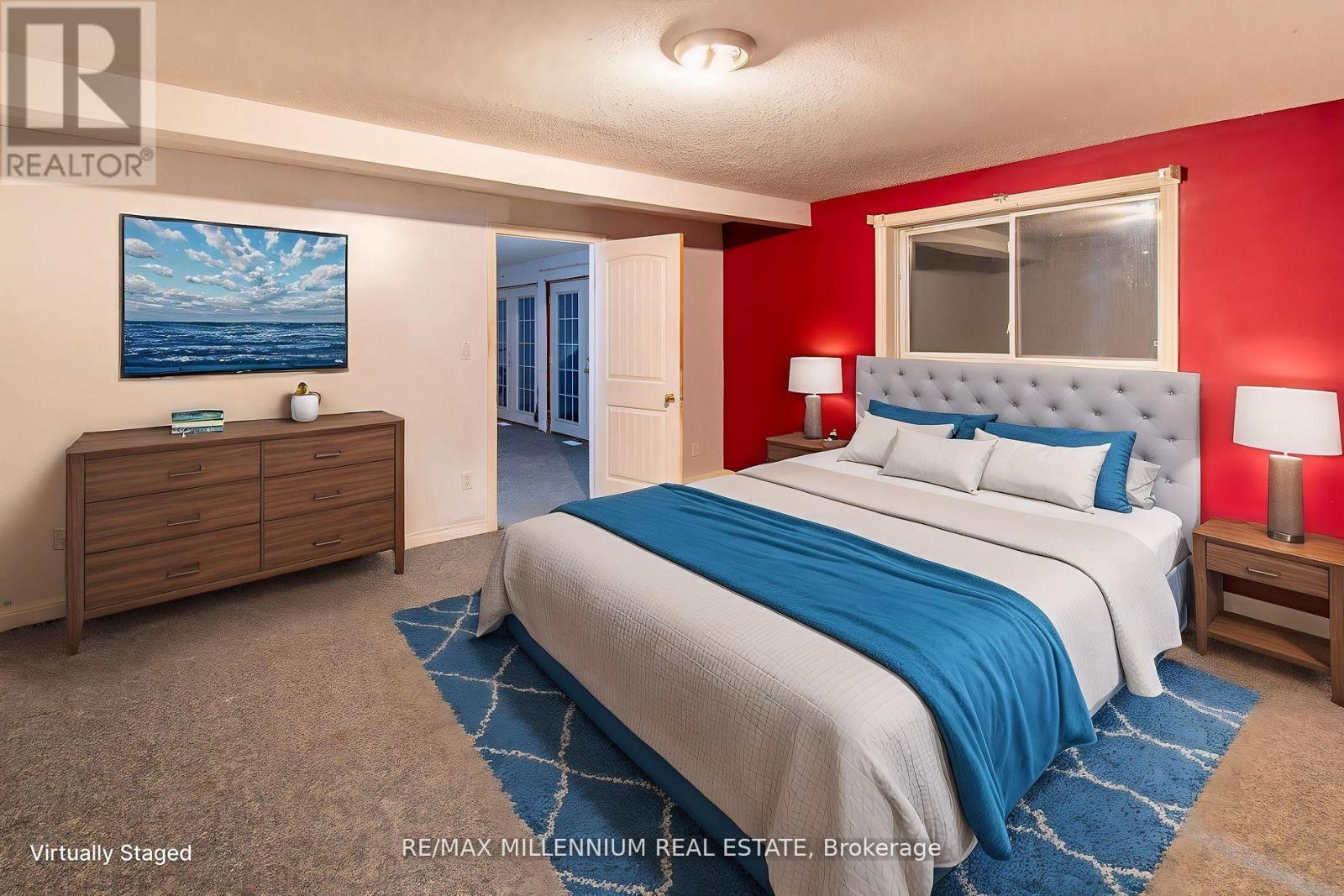 3021 Pinegrove Road, Springwater, ON - Indoor Photo Showing Bedroom