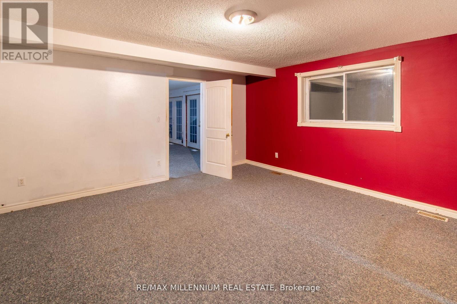 3021 Pinegrove Road, Springwater, ON - Indoor Photo Showing Other Room