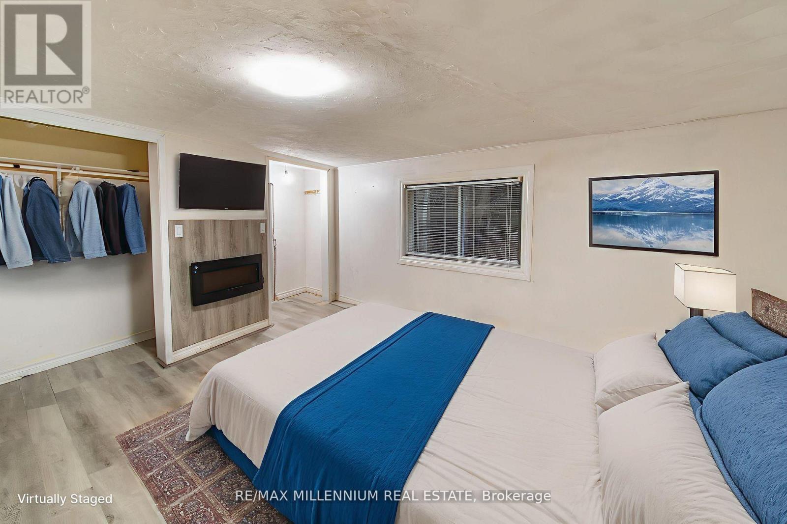 3021 Pinegrove Road, Springwater, ON - Indoor Photo Showing Bedroom
