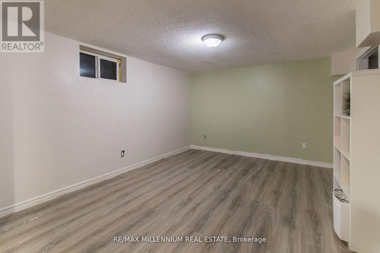 3021 Pinegrove Road, Springwater, ON - Indoor Photo Showing Other Room