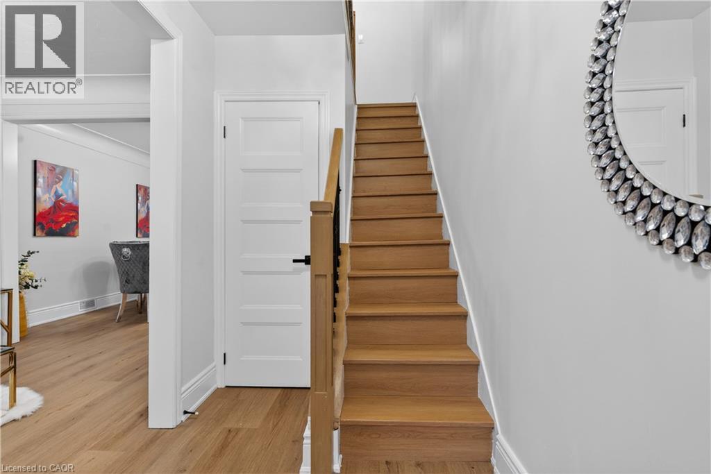 23 Edward Street, Hamilton, ON - Indoor Photo Showing Other Room