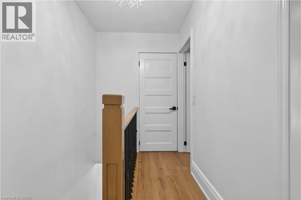 23 Edward Street, Hamilton, ON - Indoor Photo Showing Other Room
