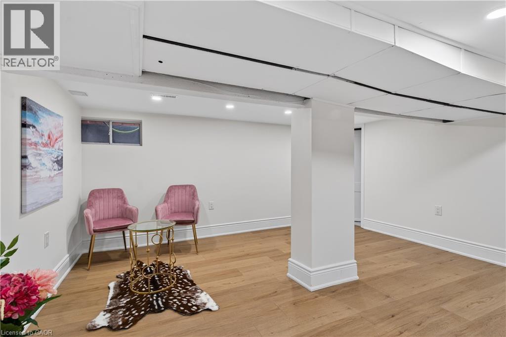 23 Edward Street, Hamilton, ON - Indoor Photo Showing Other Room